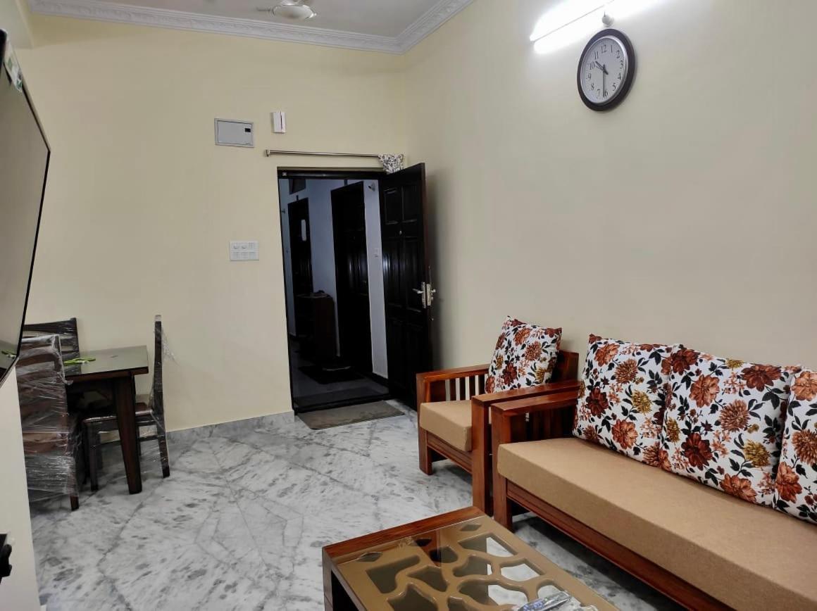 Home To Explore Food, History & Shopping Hyderabad Ngoại thất bức ảnh
